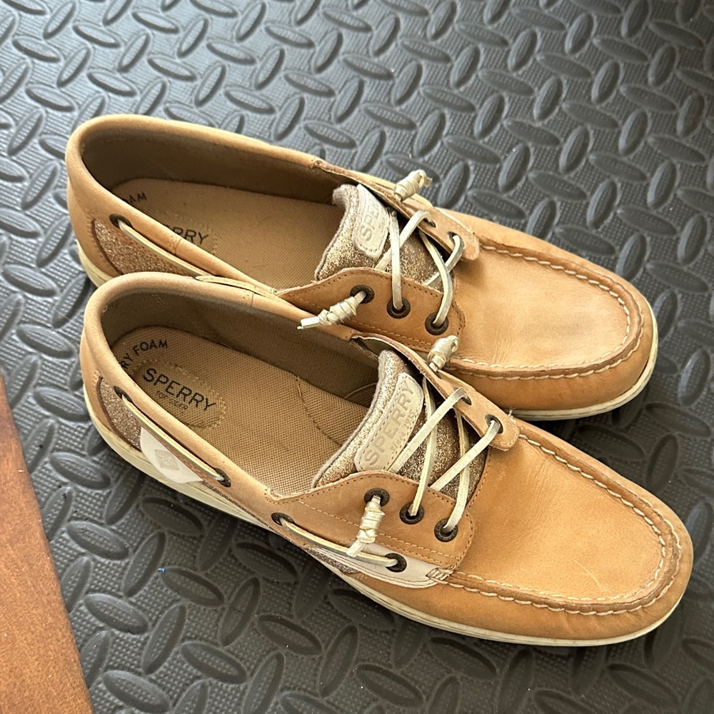 Women’s Light Brown Boat Shoes